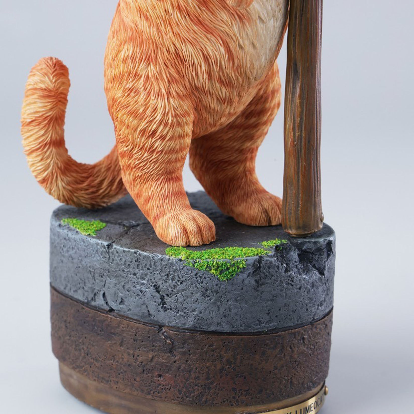 JXK Lumeocat Model Animal Figure