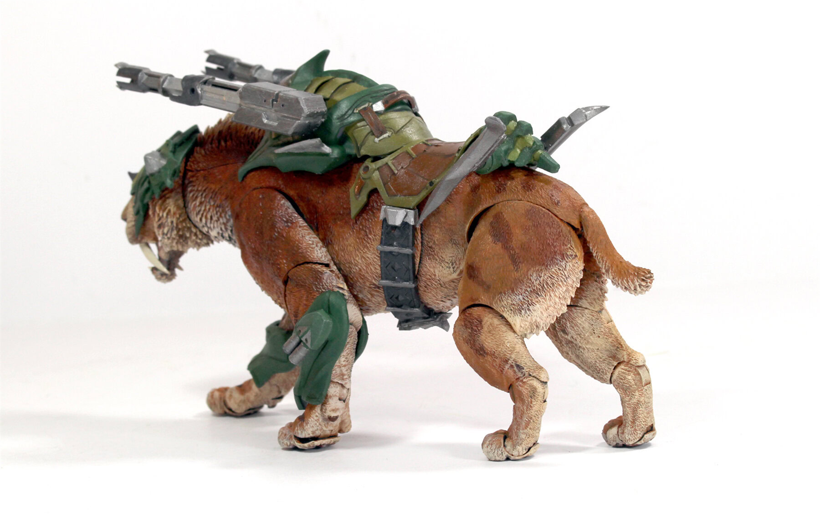 Beasts of the Mesozoic Saberbeast modular armor unit- (Smilodon)
