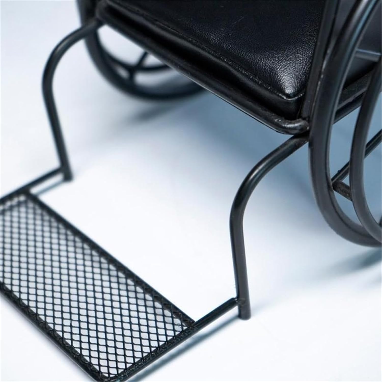 MMMTOYS Black Wheelchair Model Scene Decoration