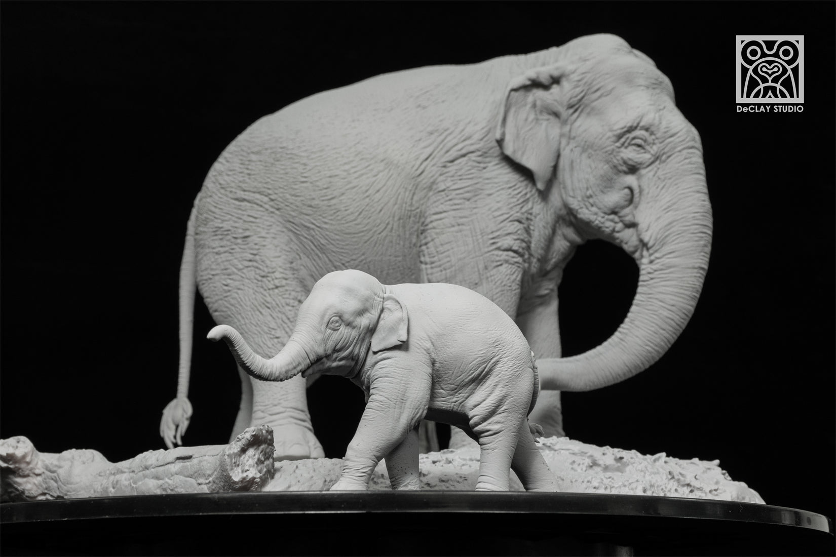 De CLAY Studio Asian Elephant Scene Statue