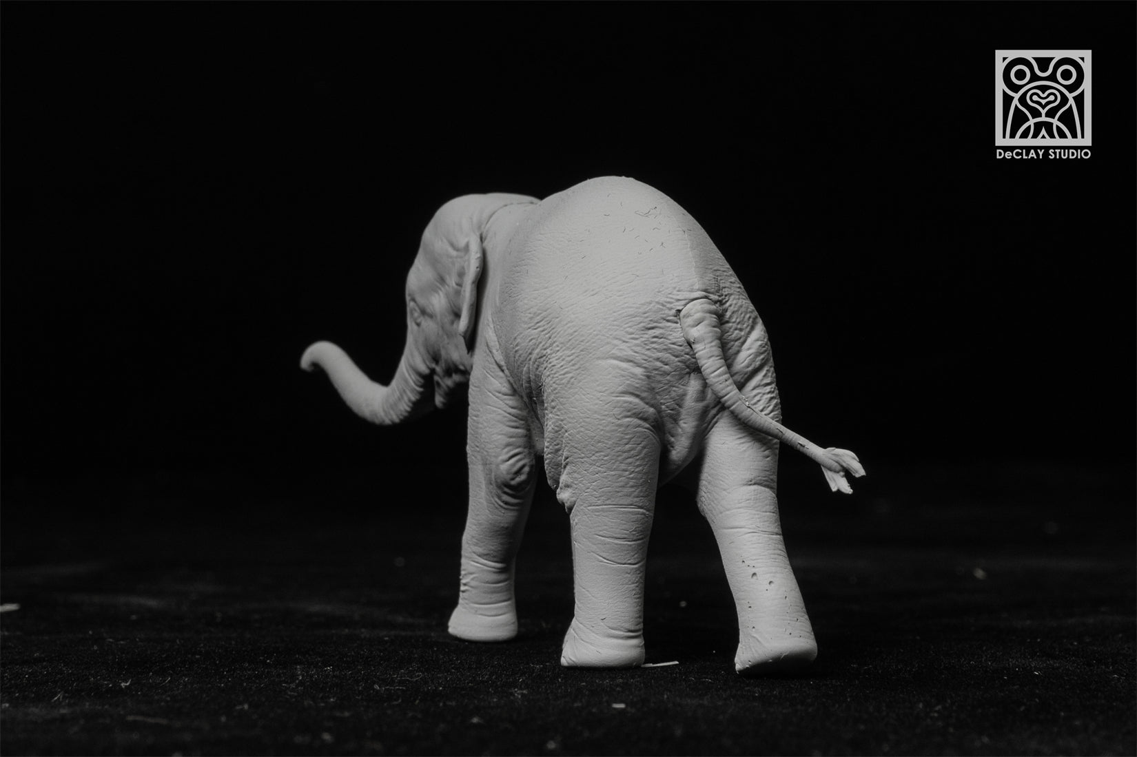 De CLAY Studio Asian Elephant Scene Statue