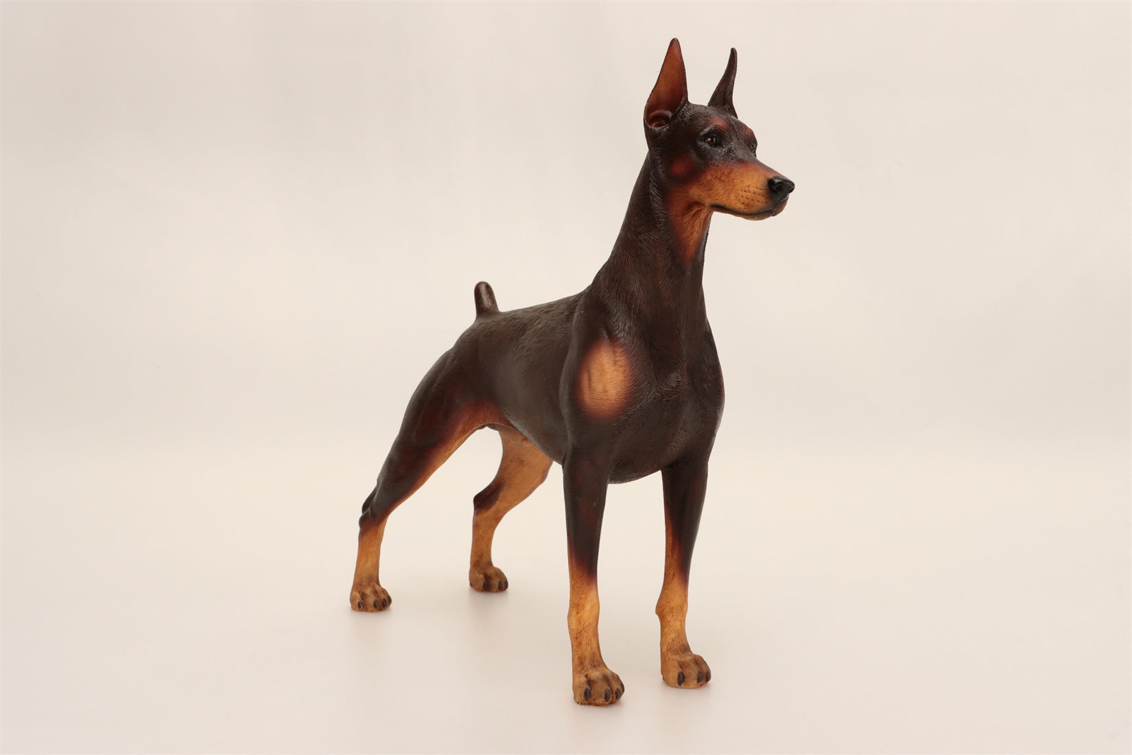 1/6 Dobermann Figure