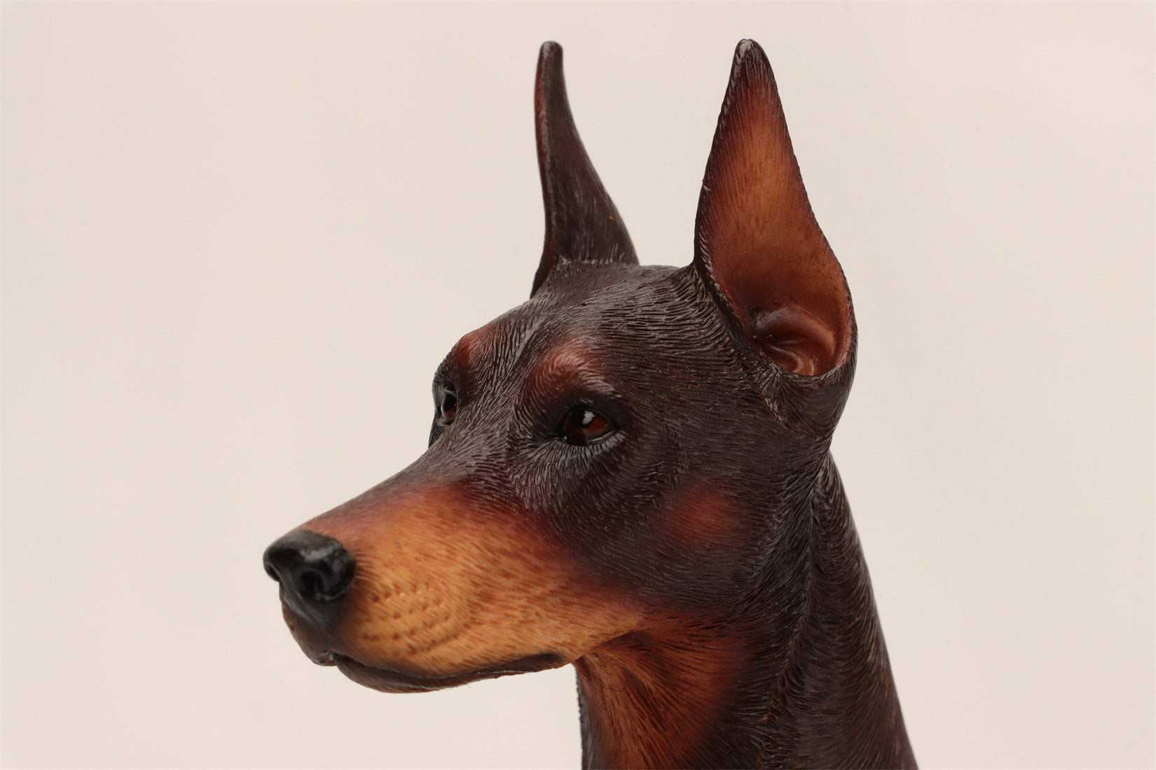 1/6 Dobermann Figure