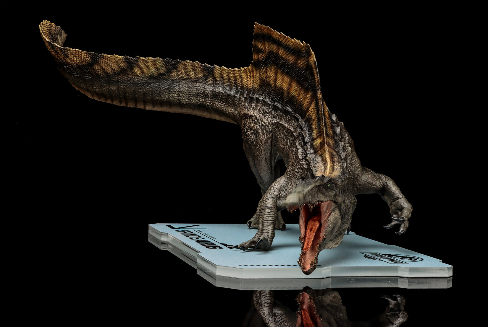 DINO DREAM 1:30 Scale Spinosaurus Attack Version Model