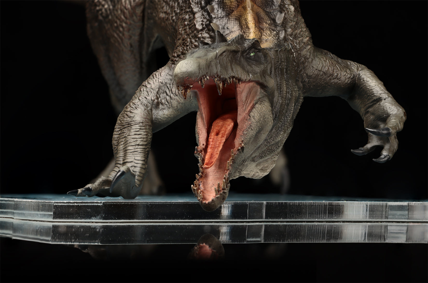 DINO DREAM 1:30 Scale Spinosaurus Attack Version Model