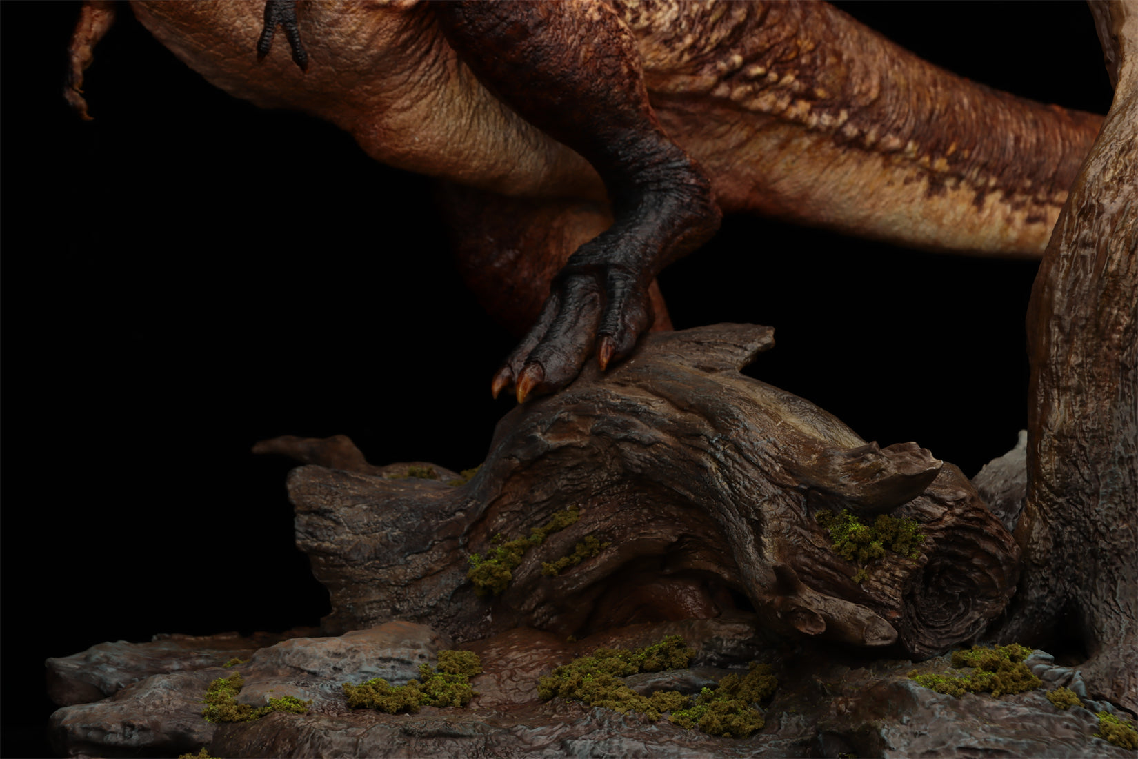 Ashine Alliance Tyrannosaurus Acheroraptor Scene Statue