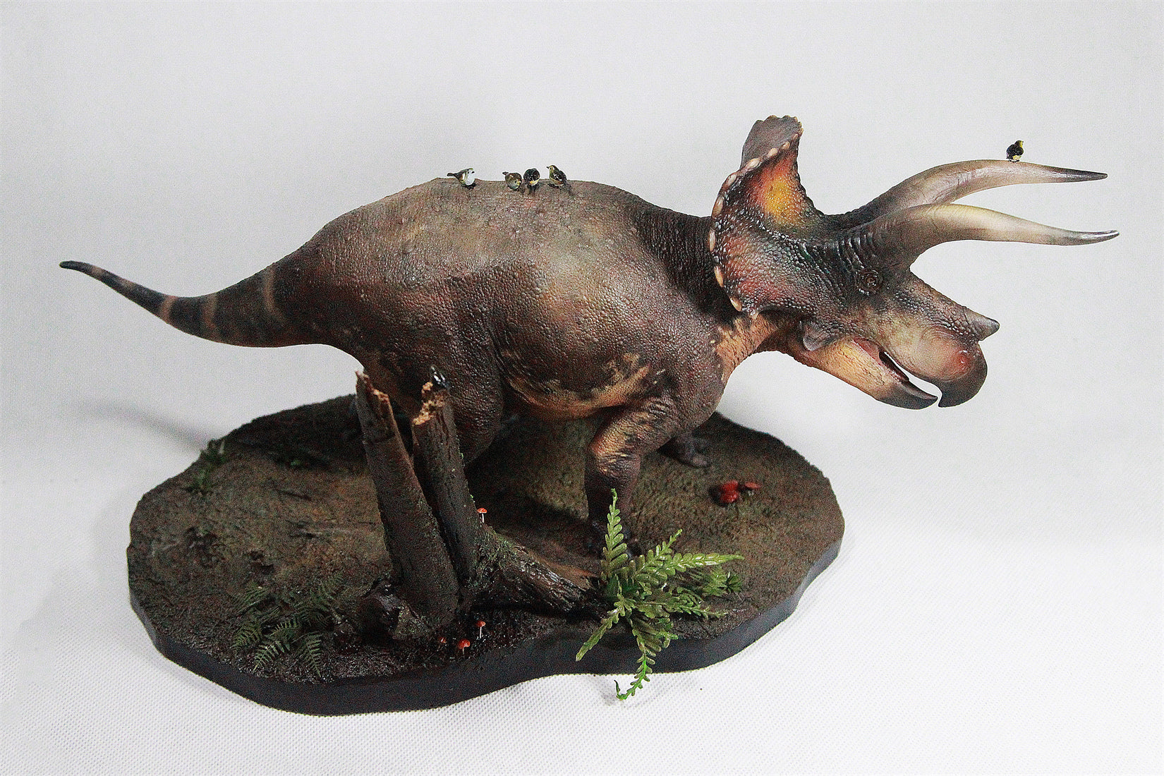 De CLAY Studio Triceratops prorsus Scene Statue Kit