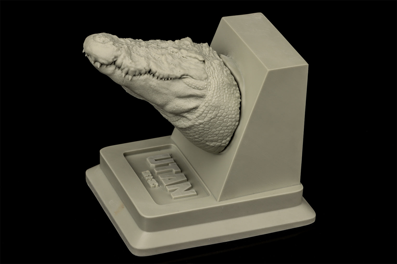 Das Crocs Man Studio Krokodil-Utan-Modell