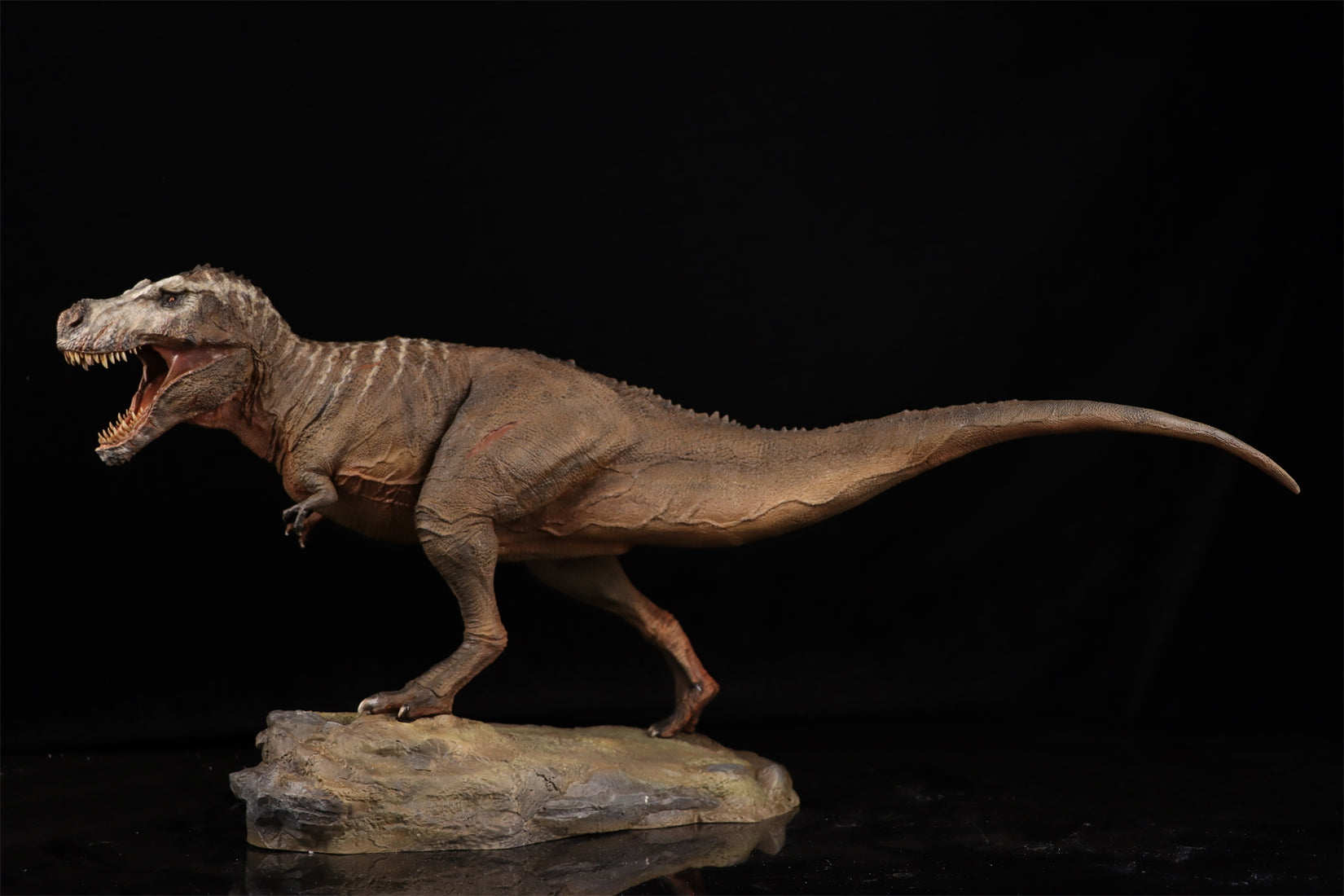 Yuppie Chen 1/20 T-Rex Scotty Statue