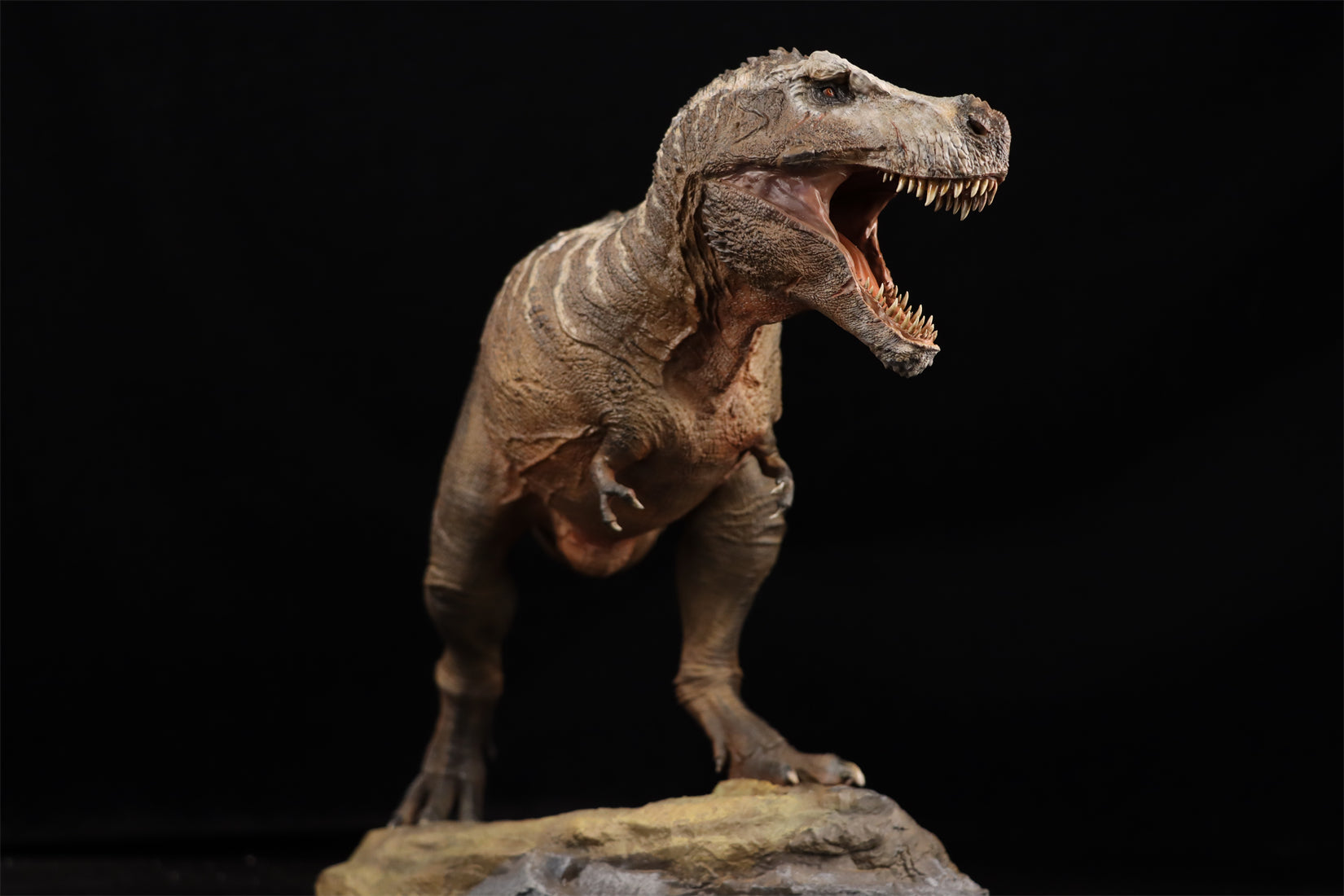 Yuppie Chen 1/20 T-Rex Scotty Statue
