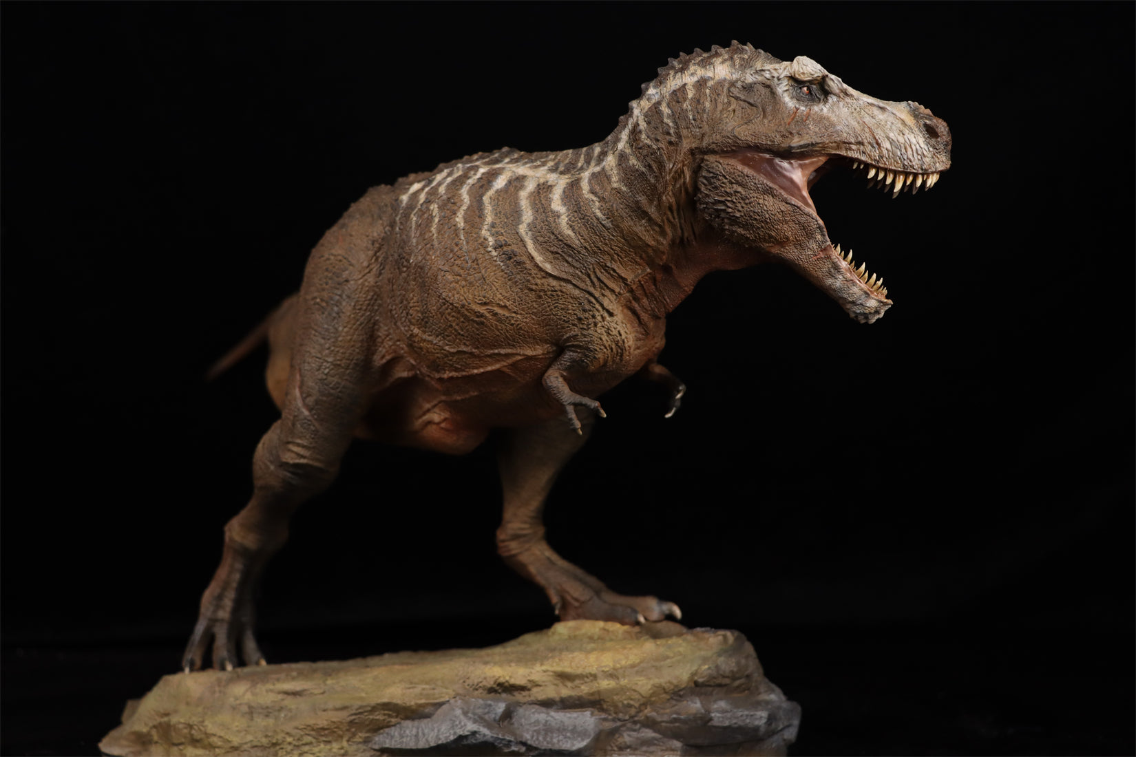 Yuppie Chen 1/20 T-Rex Scotty Statue