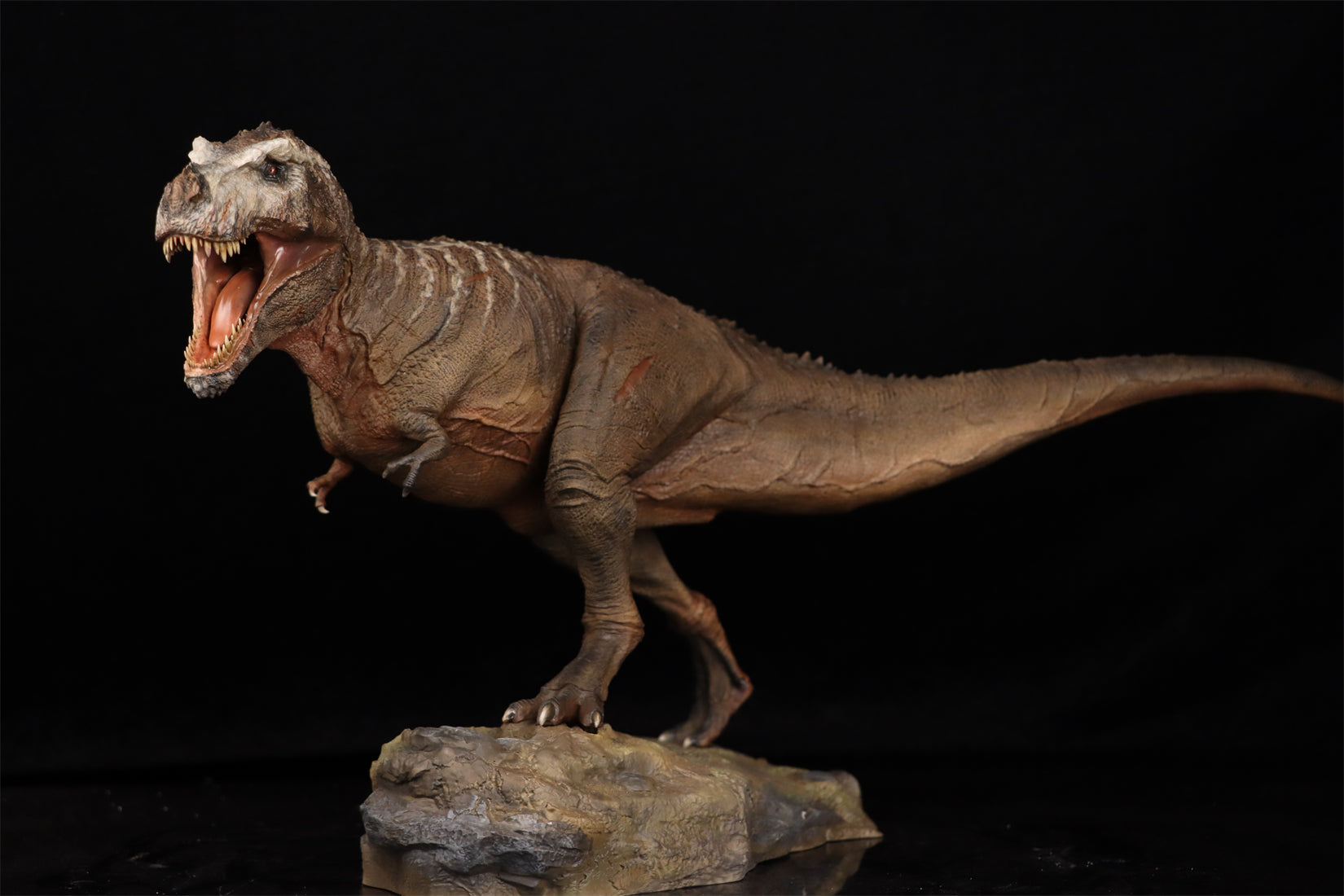 Yuppie Chen 1/20 T-Rex Scotty Statue