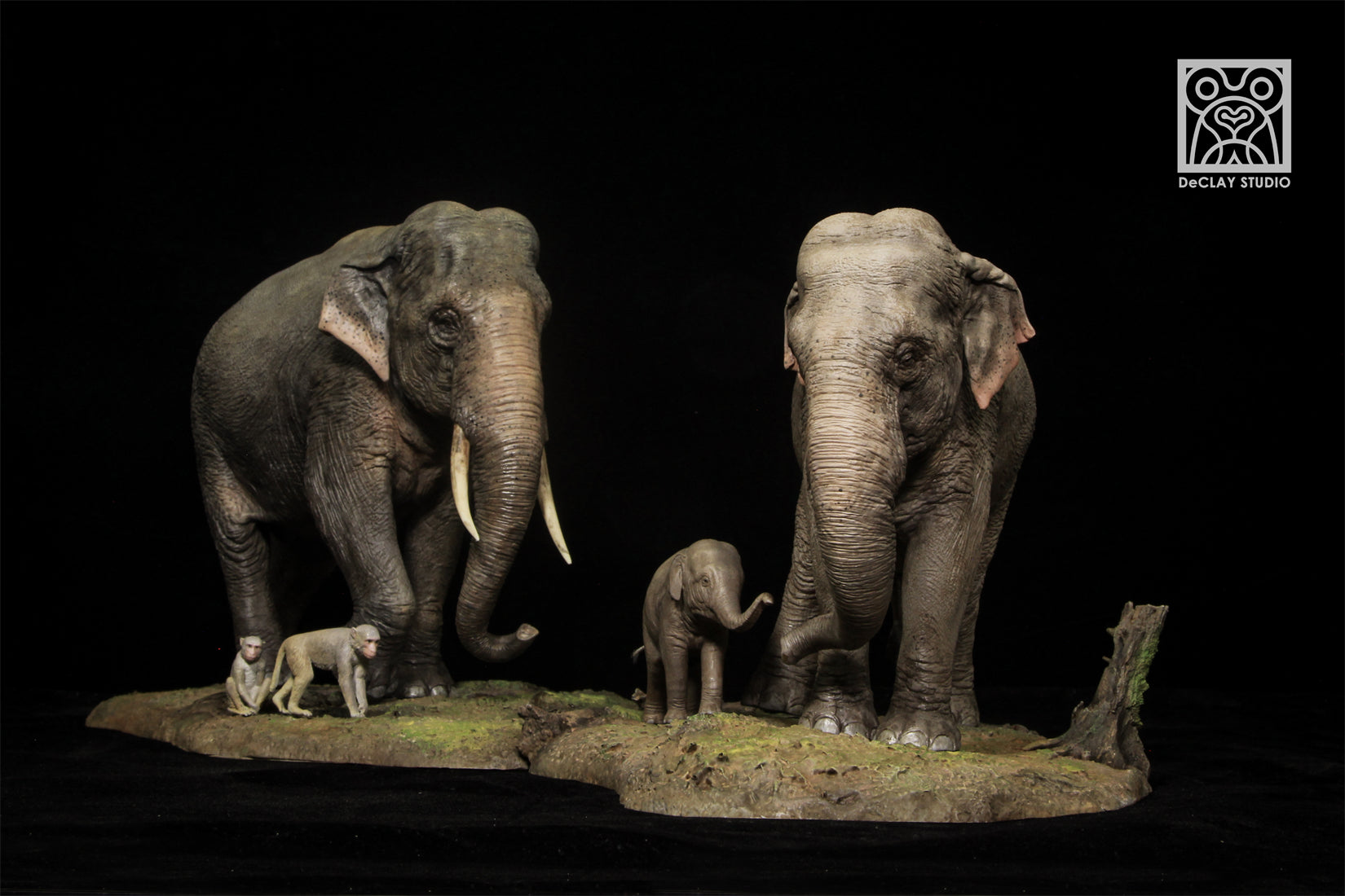 De CLAY Studio Asian Elephant Scene Statue