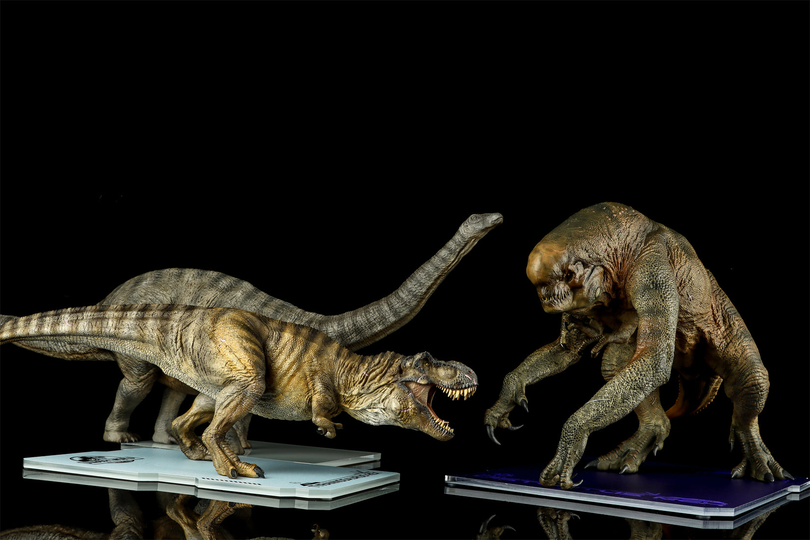 DINO DREAM 1:30 Scale Distortus Rex Model