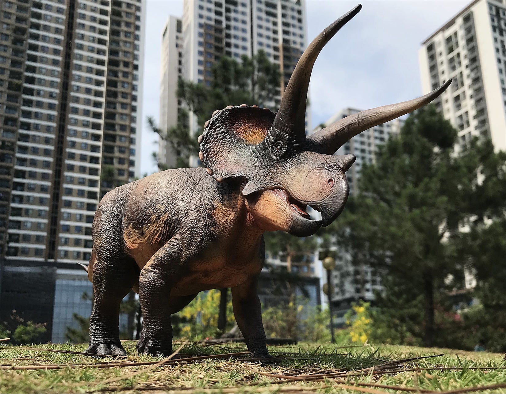 De CLAY Studio Triceratops prorsus Scene Statue Kit