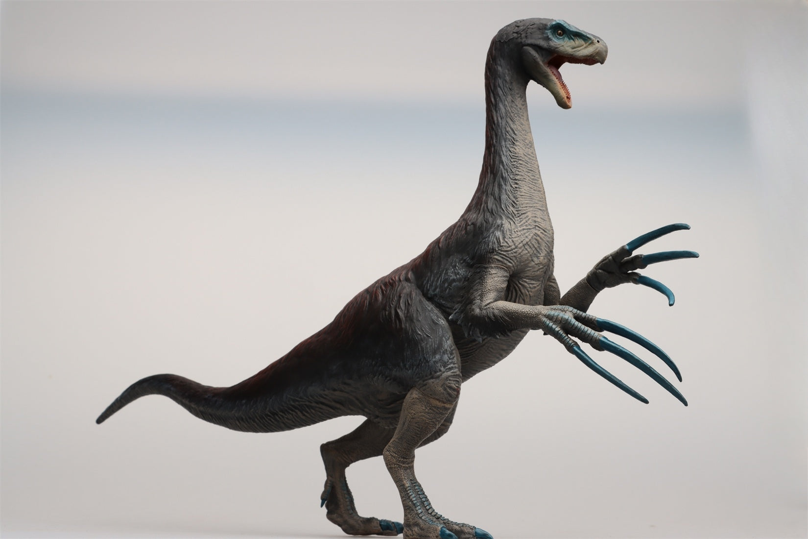 Nanmu Studio Therizinosaurus Claw Spike Figure
