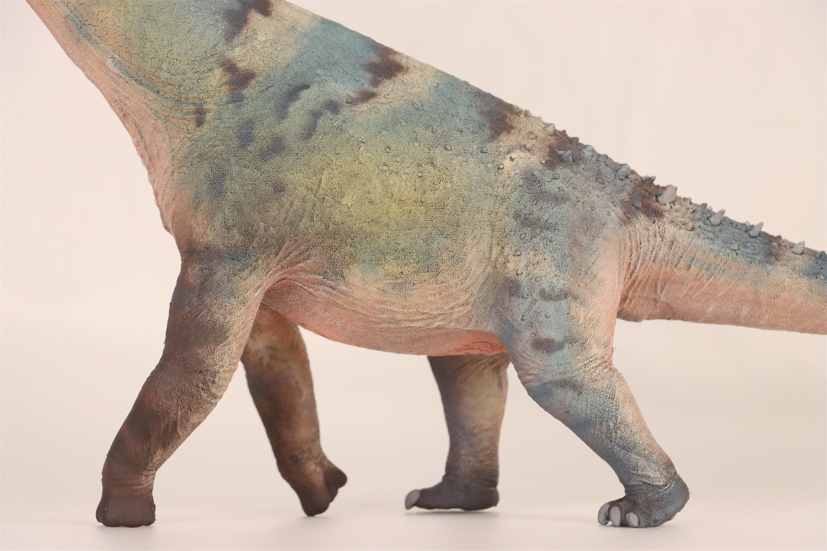 HAOLONGGOOD 1:35 Scale Alamosaurus Model