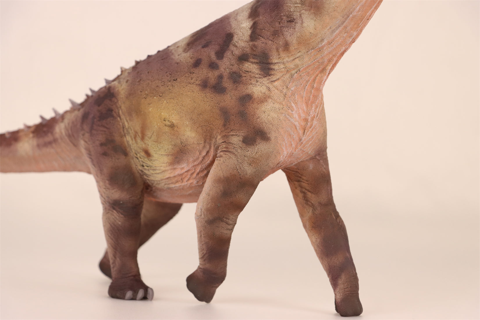 HAOLONGGOOD 1:35 Scale Alamosaurus Model