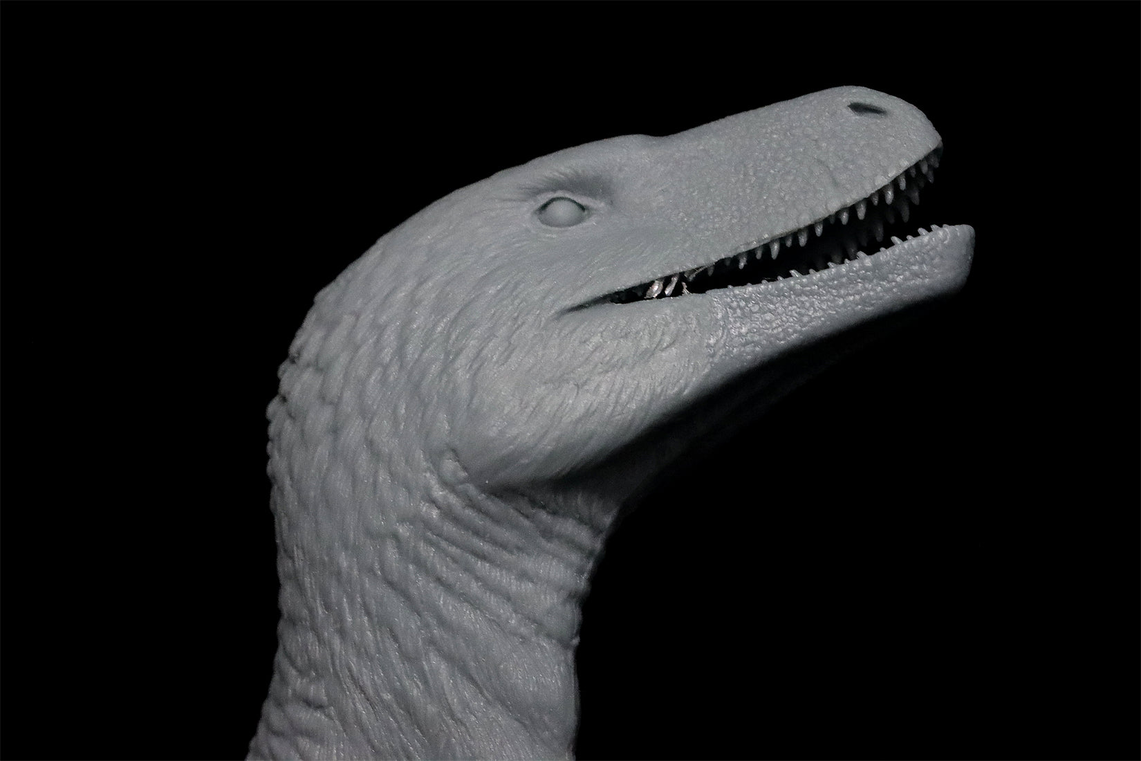 MK Studio 1:20 Scale Dakotaraptor Scene Statue