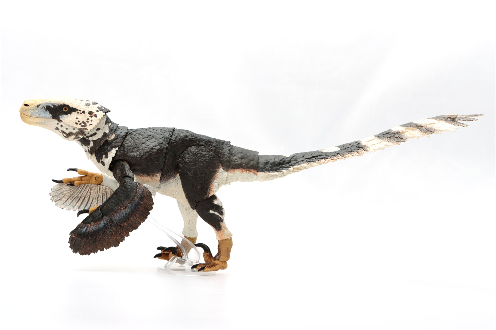 Beasts of the Mesozoic Utahraptor ostrommaysi - 1/18th scale