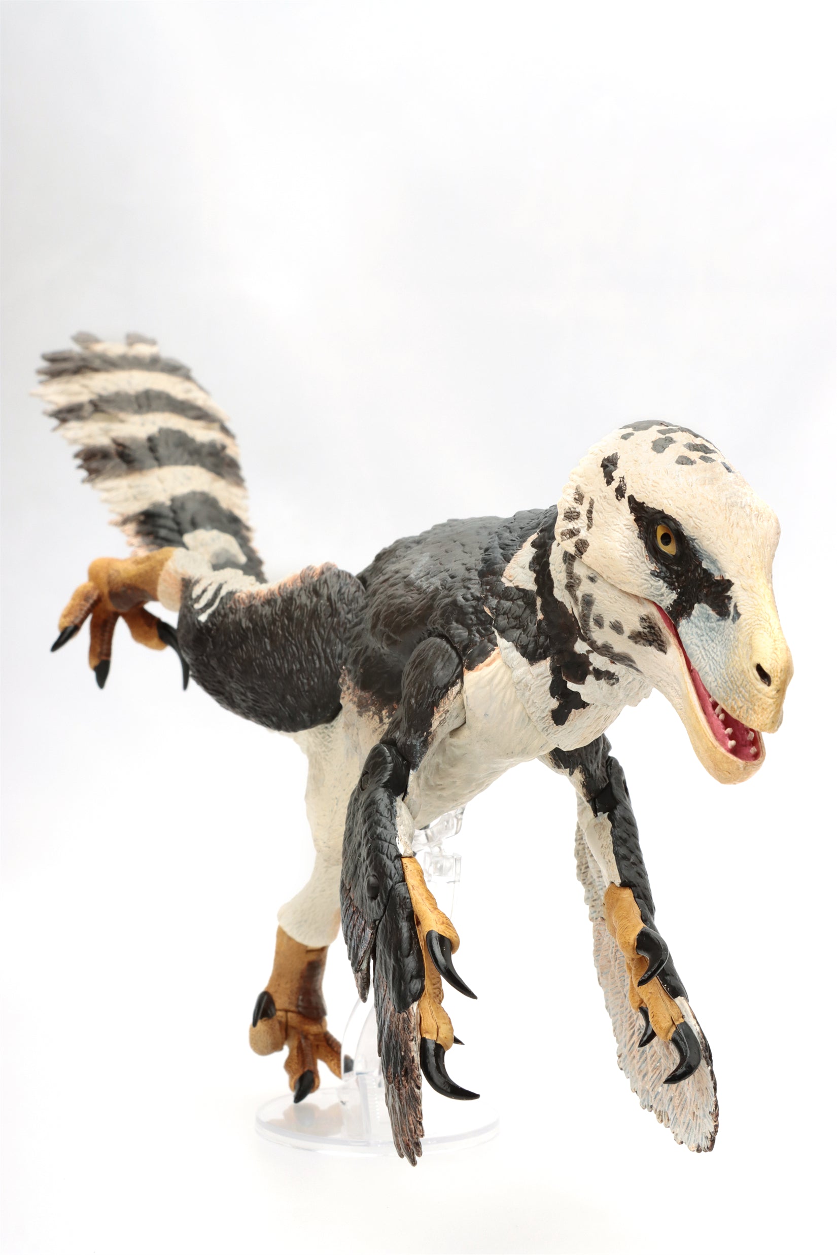 Beasts of the Mesozoic Utahraptor ostrommaysi - 1/18th scale