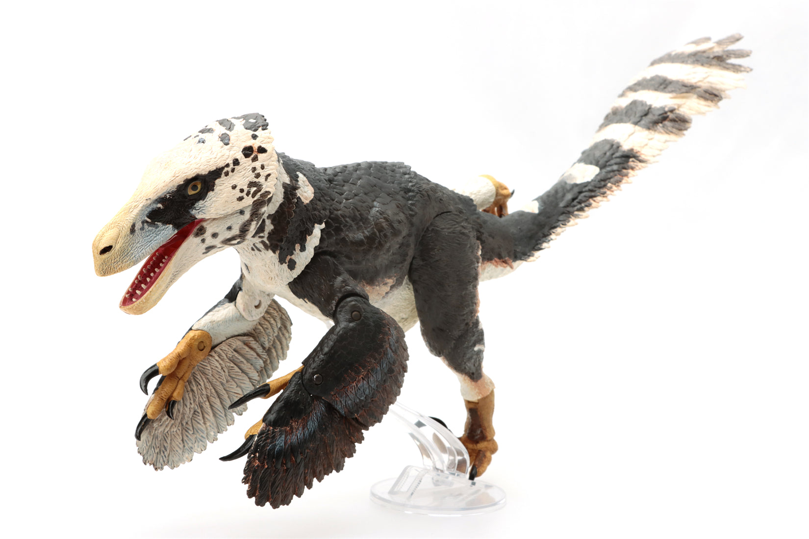 Beasts of the Mesozoic Utahraptor ostrommaysi - 1/18th scale