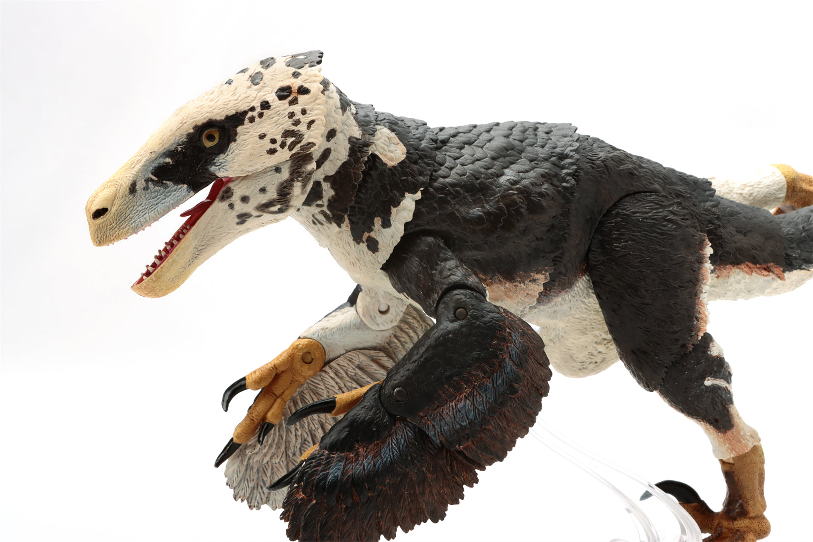 Beasts of the Mesozoic Utahraptor ostrommaysi - 1/18th scale