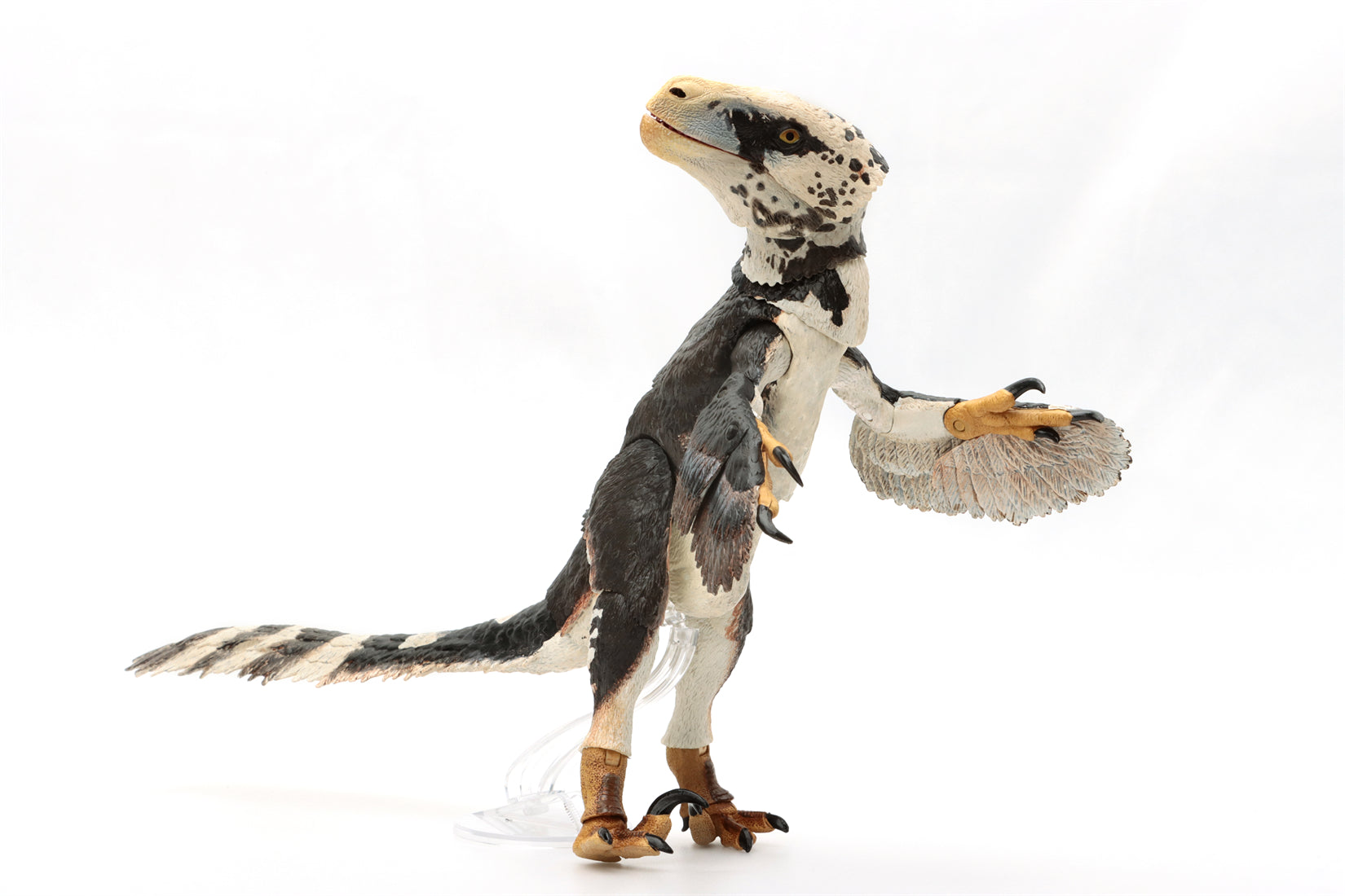 Beasts of the Mesozoic Utahraptor ostrommaysi - 1/18th scale