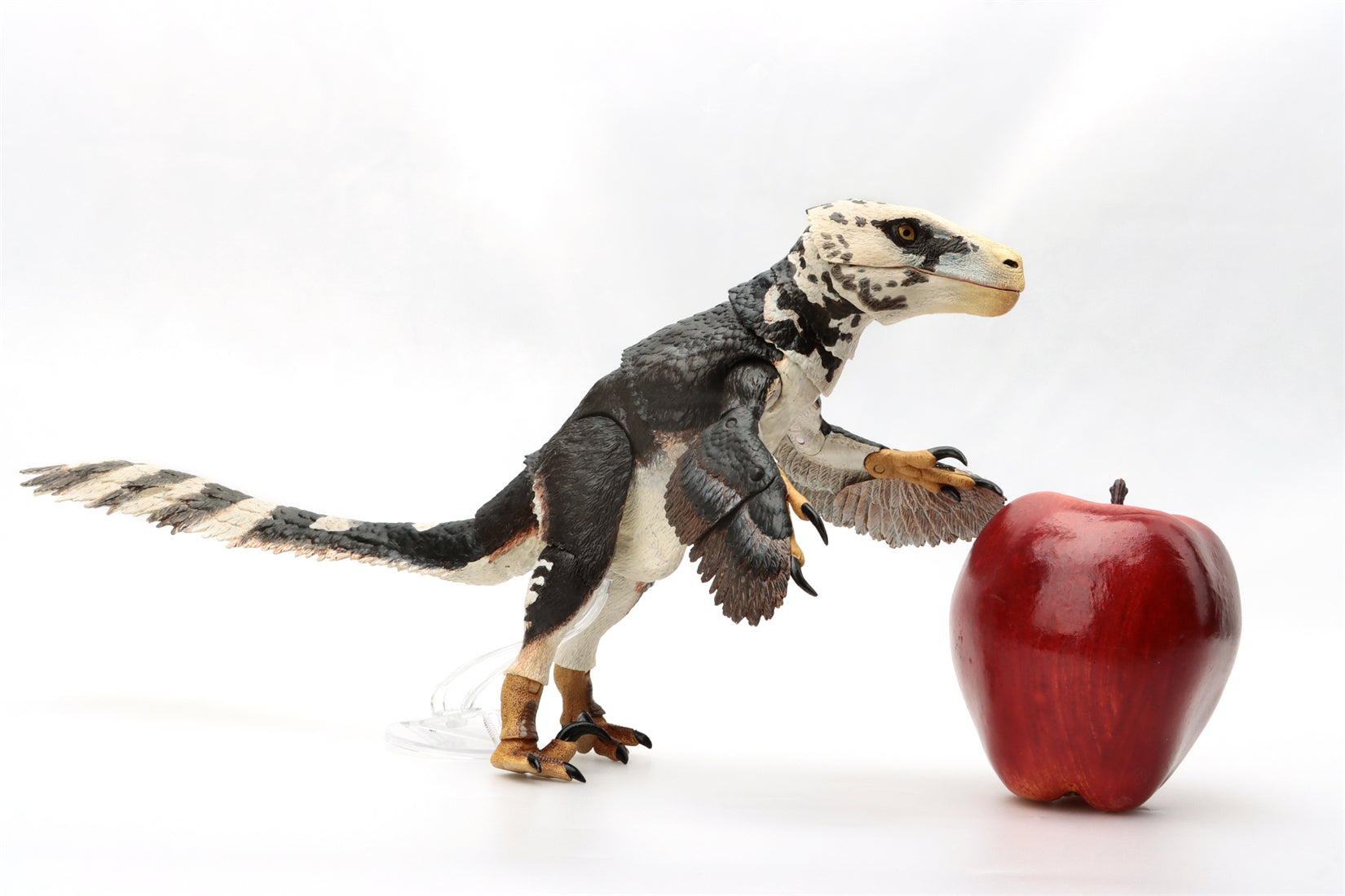 Beasts of the Mesozoic Utahraptor ostrommaysi - 1/18th scale