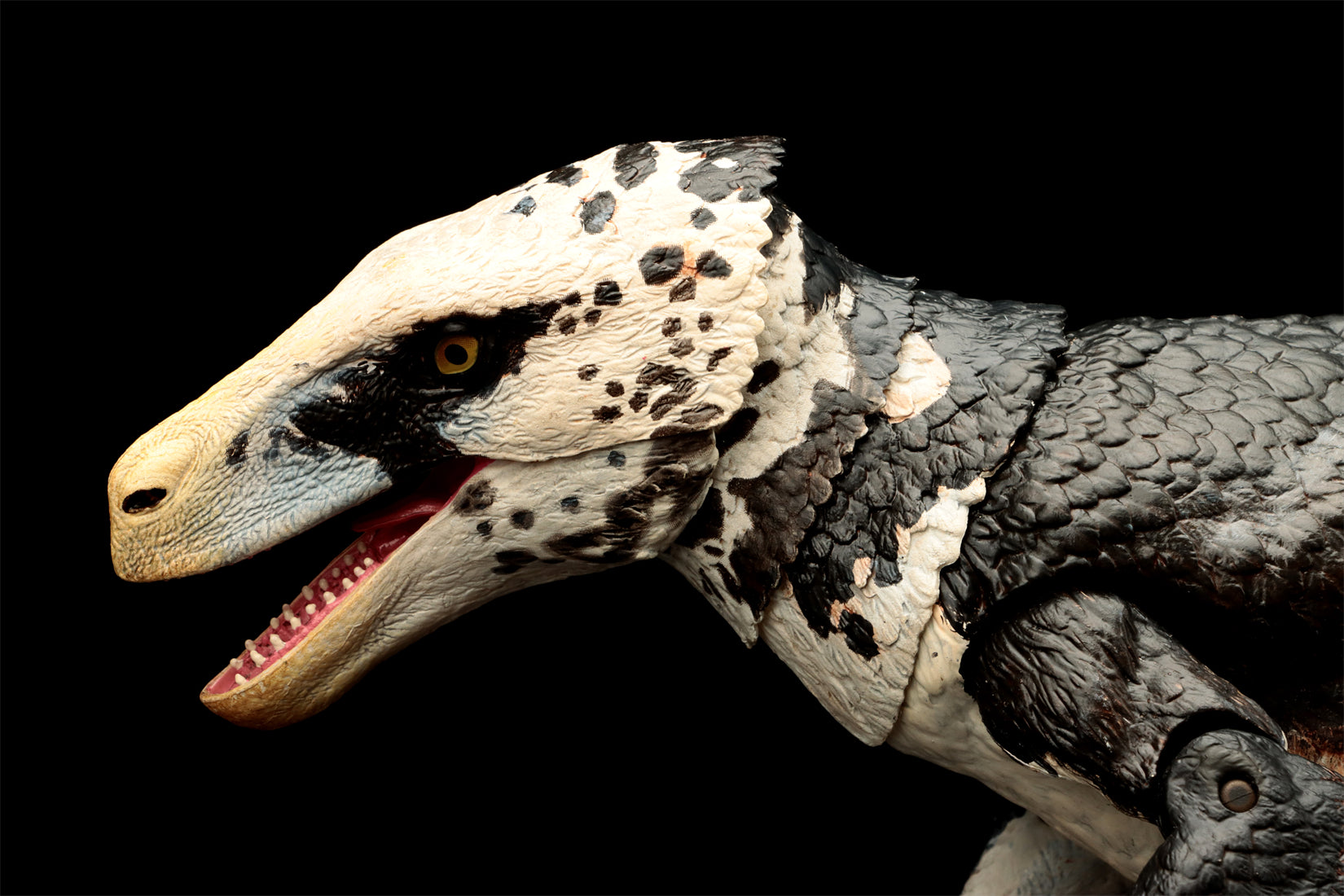 Beasts of the Mesozoic Utahraptor ostrommaysi - 1/18th scale