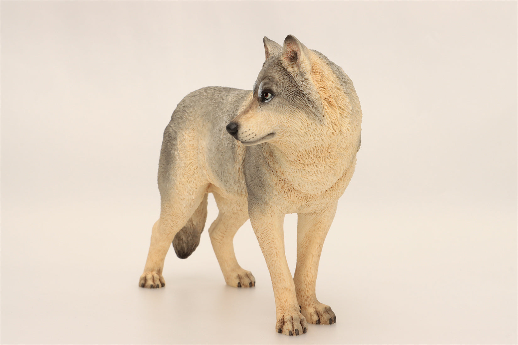 1/6 Steppe Wolf Figure
