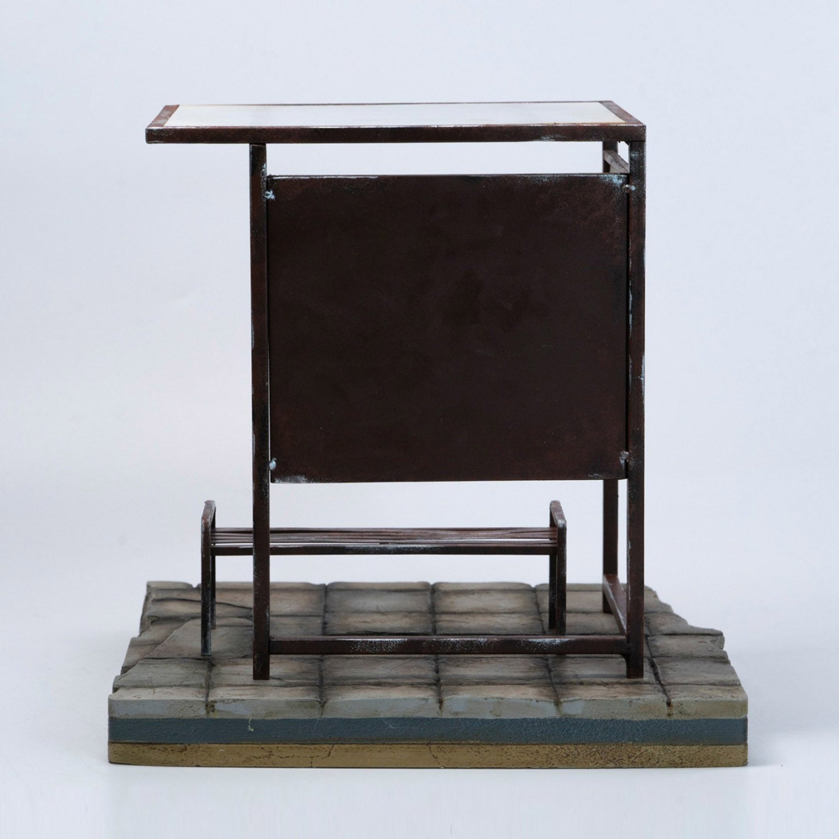 MMMTOYS Studio 1:12 Scale Bus Stop Diorama Figurine