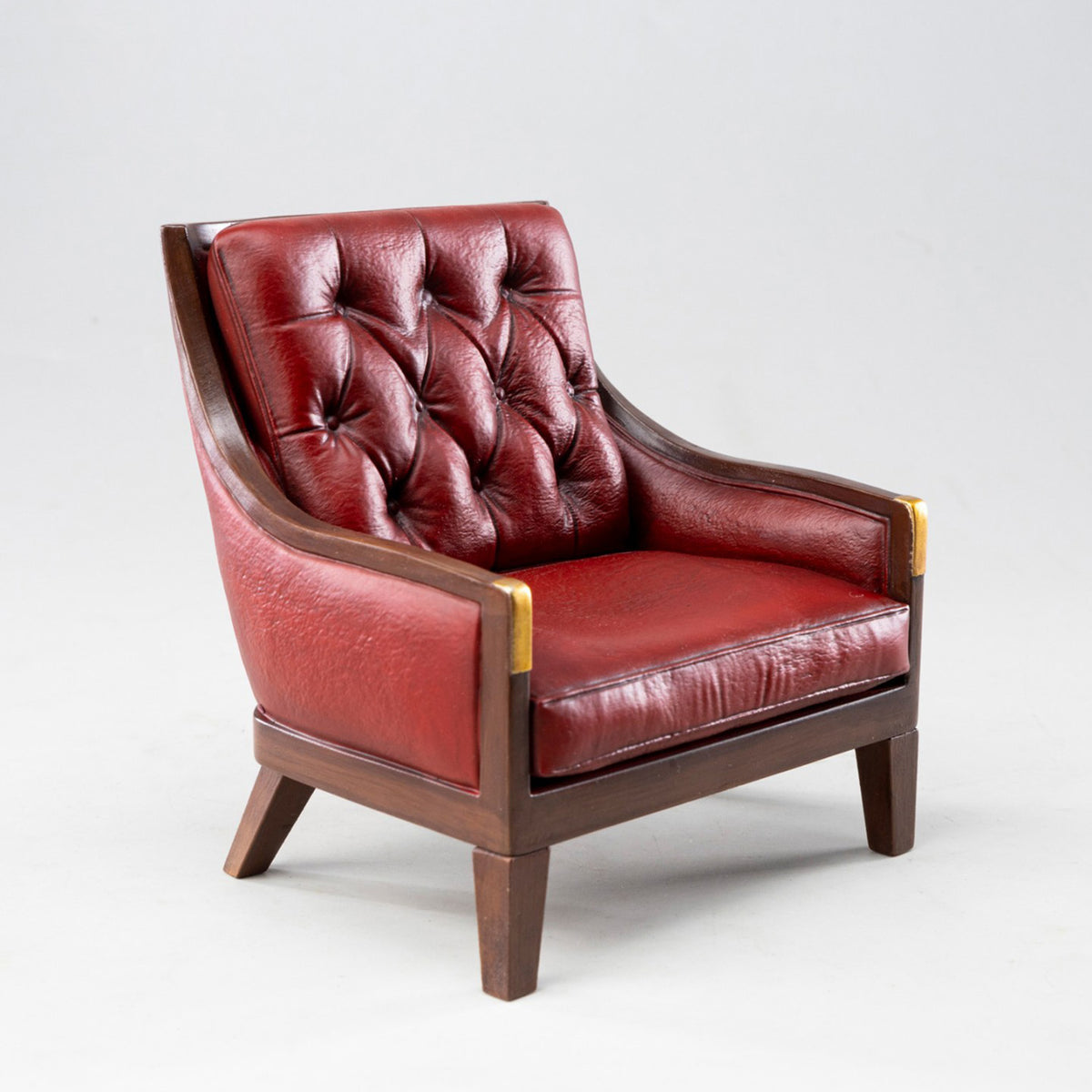 MMMTOYS Studio 1:12 Scale Red Chesterfield Armchair Model