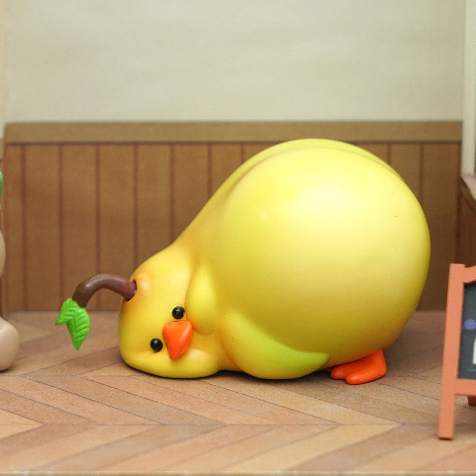 Pressure-less Pear Realistic Model