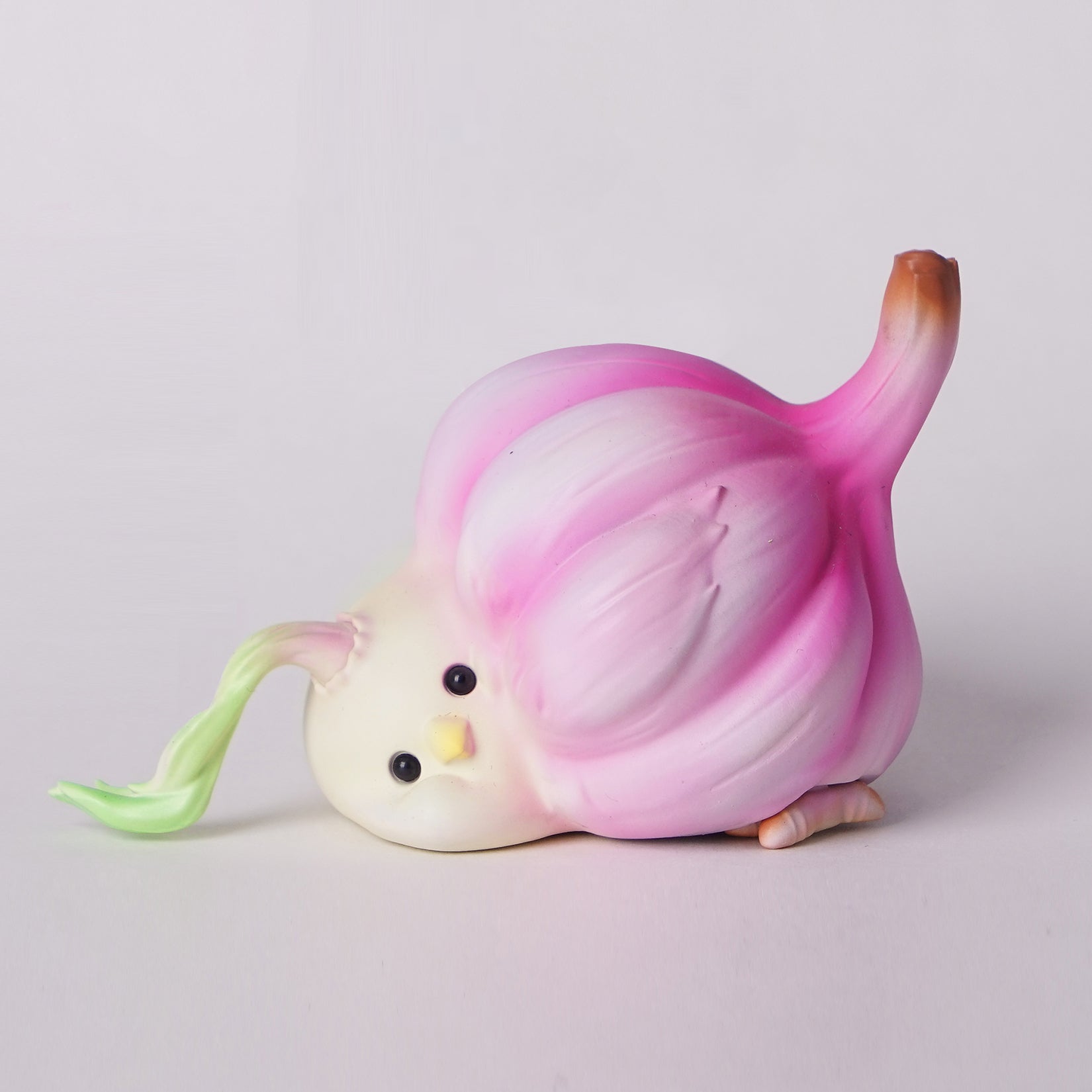 Lying Garlic Bird Model Animal Figure