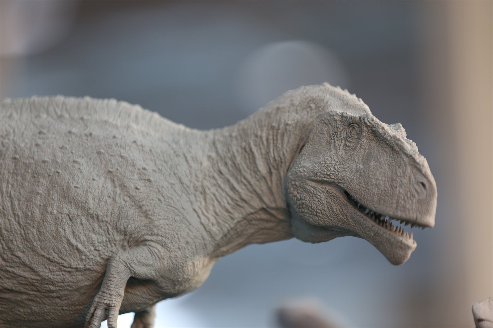SHOWANNA 1:15 Scale Mapusaurus SCENE STATUE Painted Version