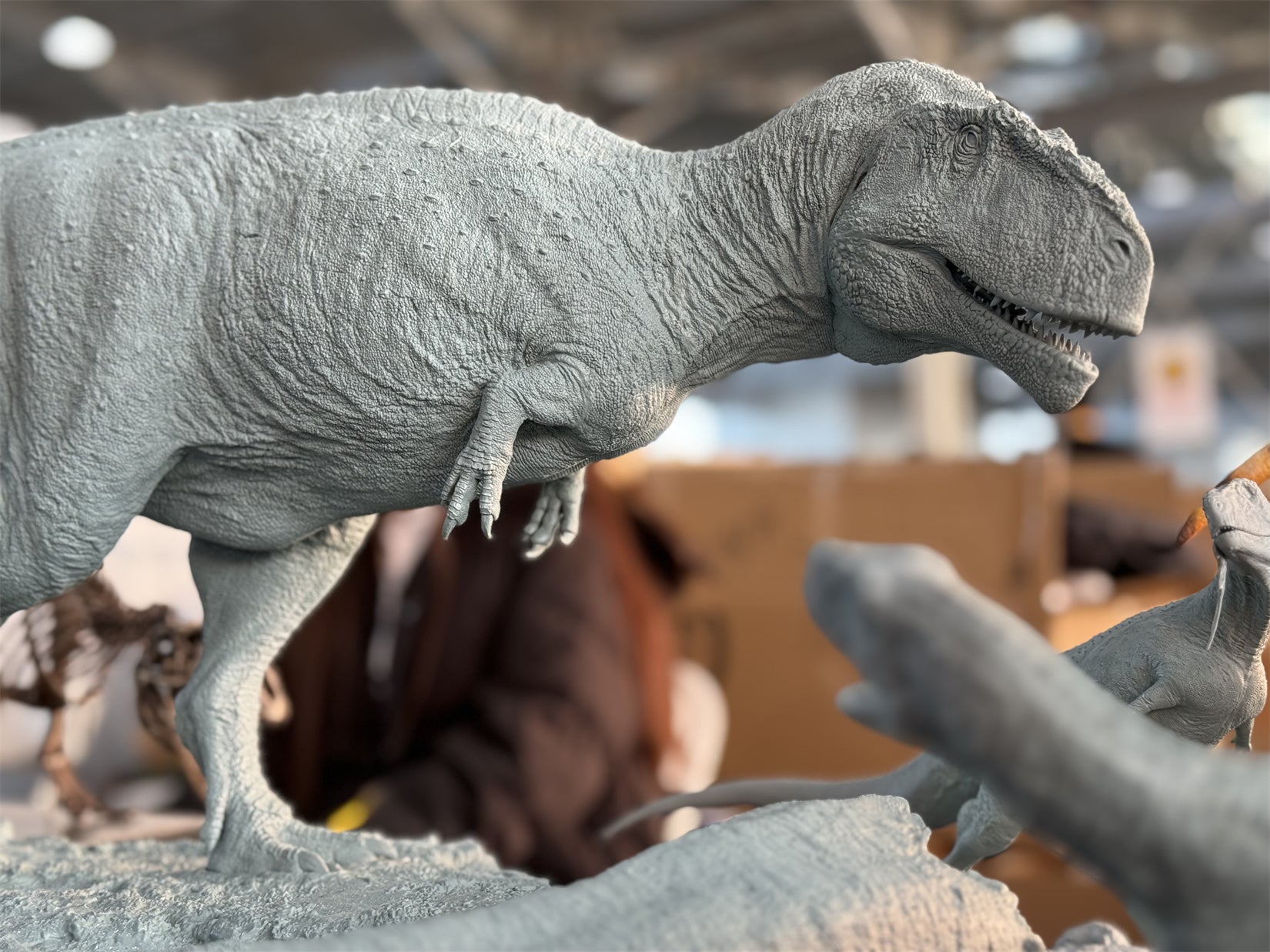 SHOWANNA 1:15 Scale Mapusaurus SCENE STATUE Painted Version