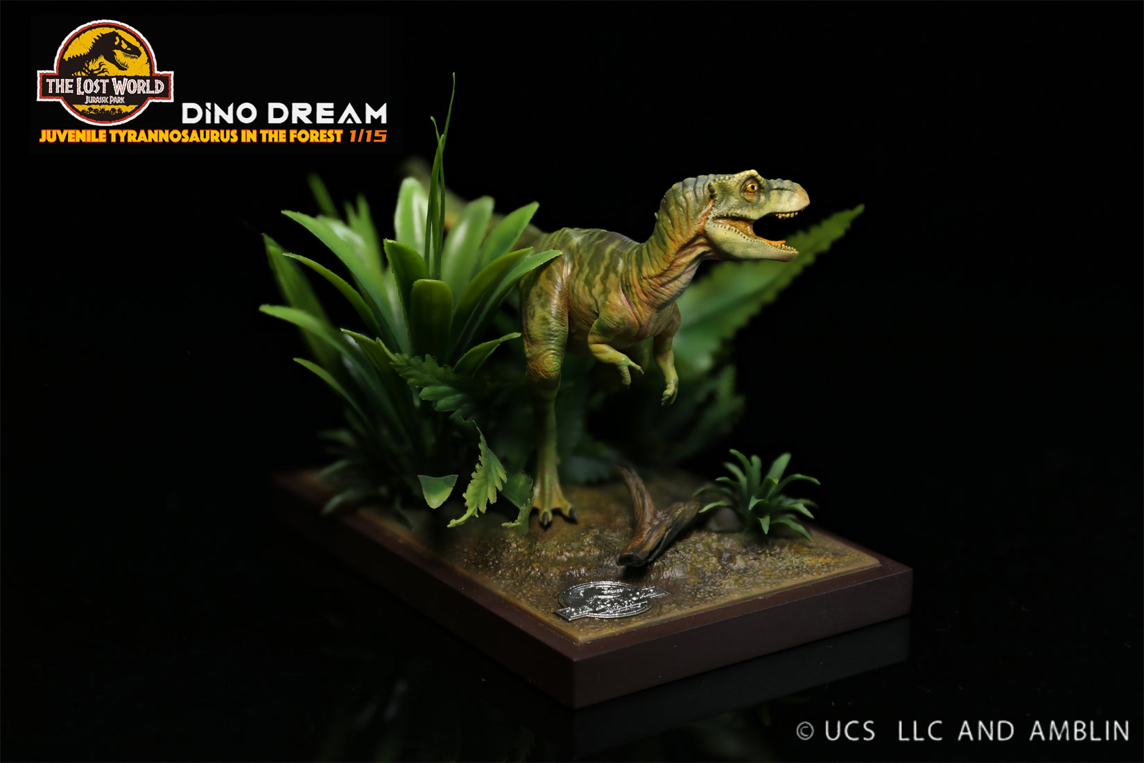 DINO DREAM 1:15 Scale Tyrannosaurus Rex Baby Statue