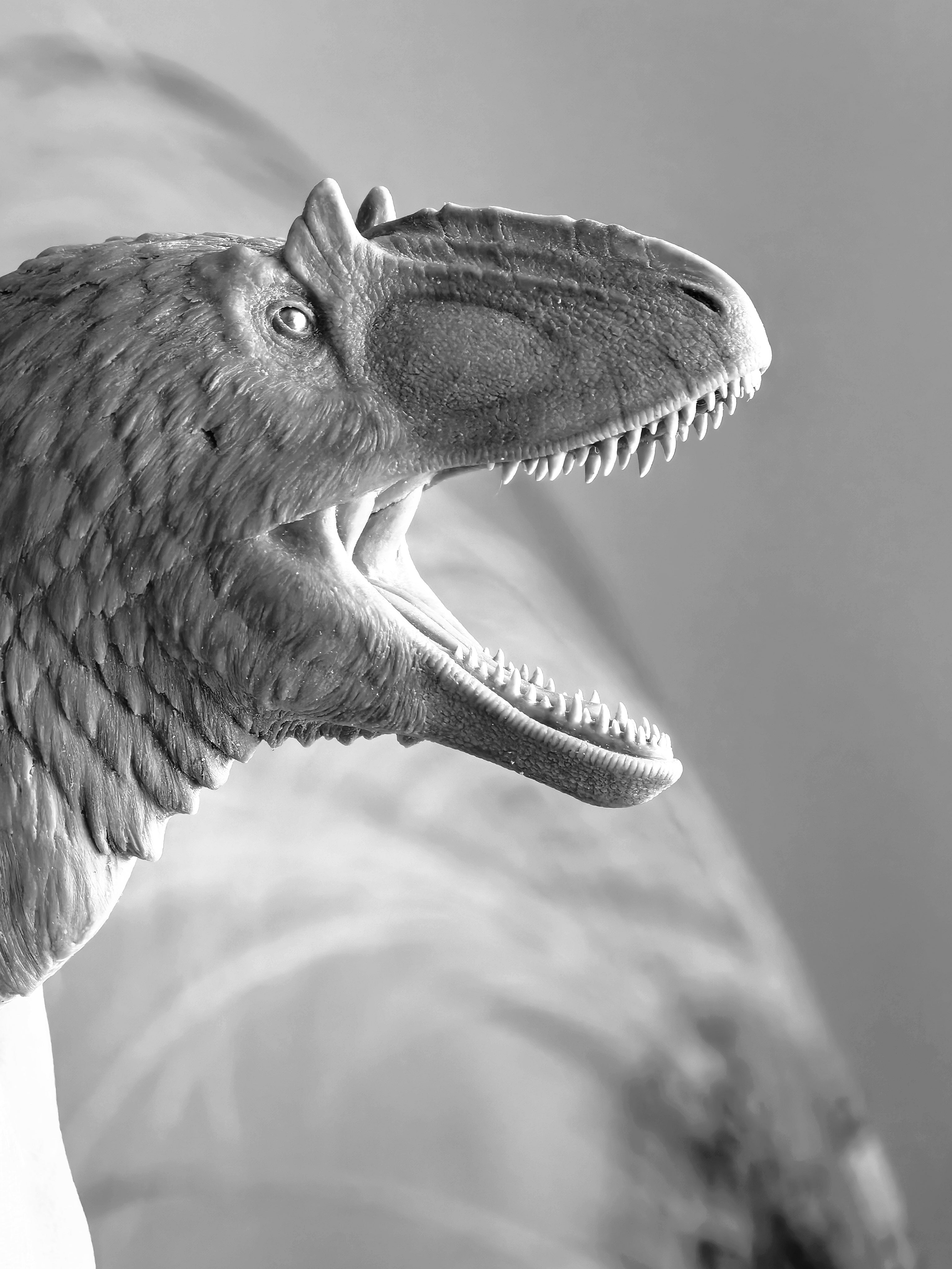MK Studio 1:20 Scale Yutyrannus Statue