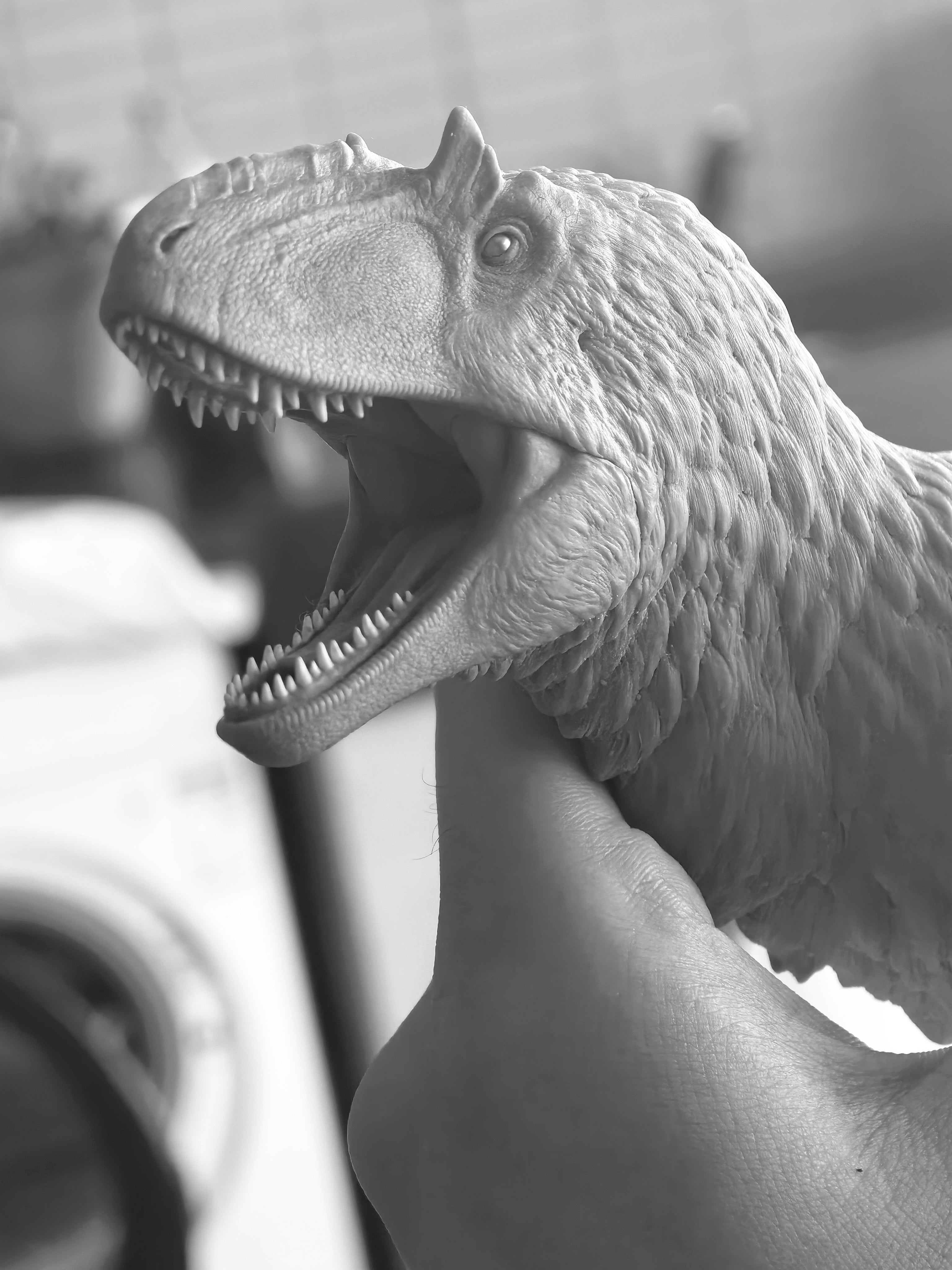 MK Studio 1:20 Scale Yutyrannus Statue