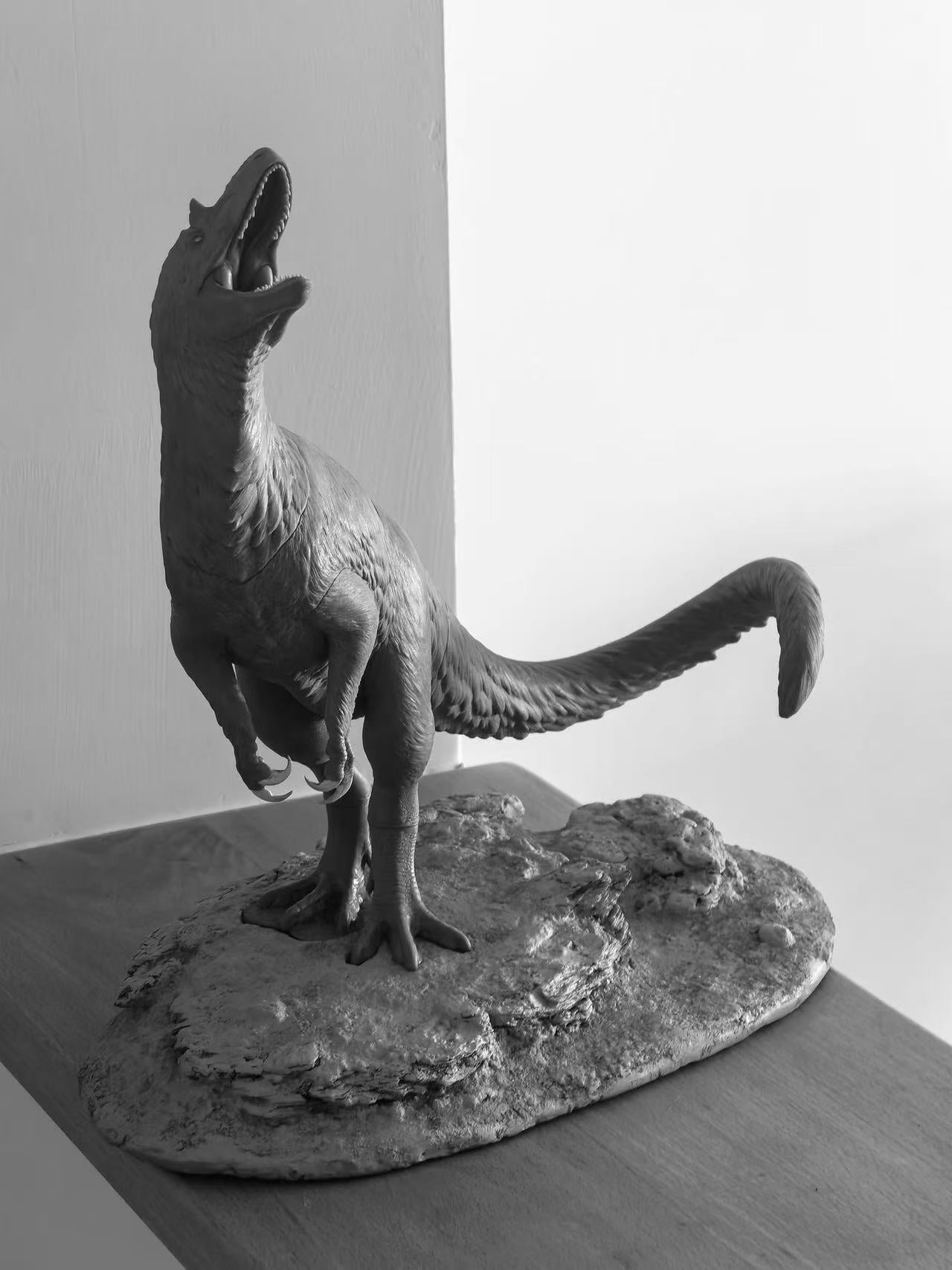 MK Studio 1:20 Scale Yutyrannus Statue