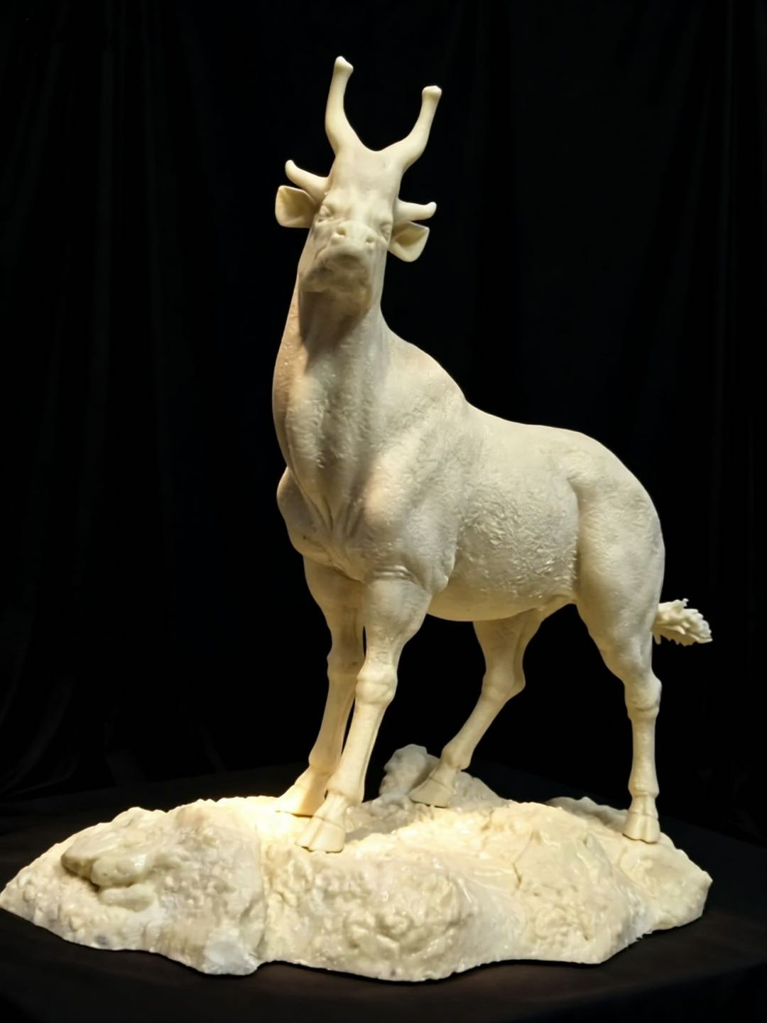 PASSION CHARGER Bramatherium megacephalum Model