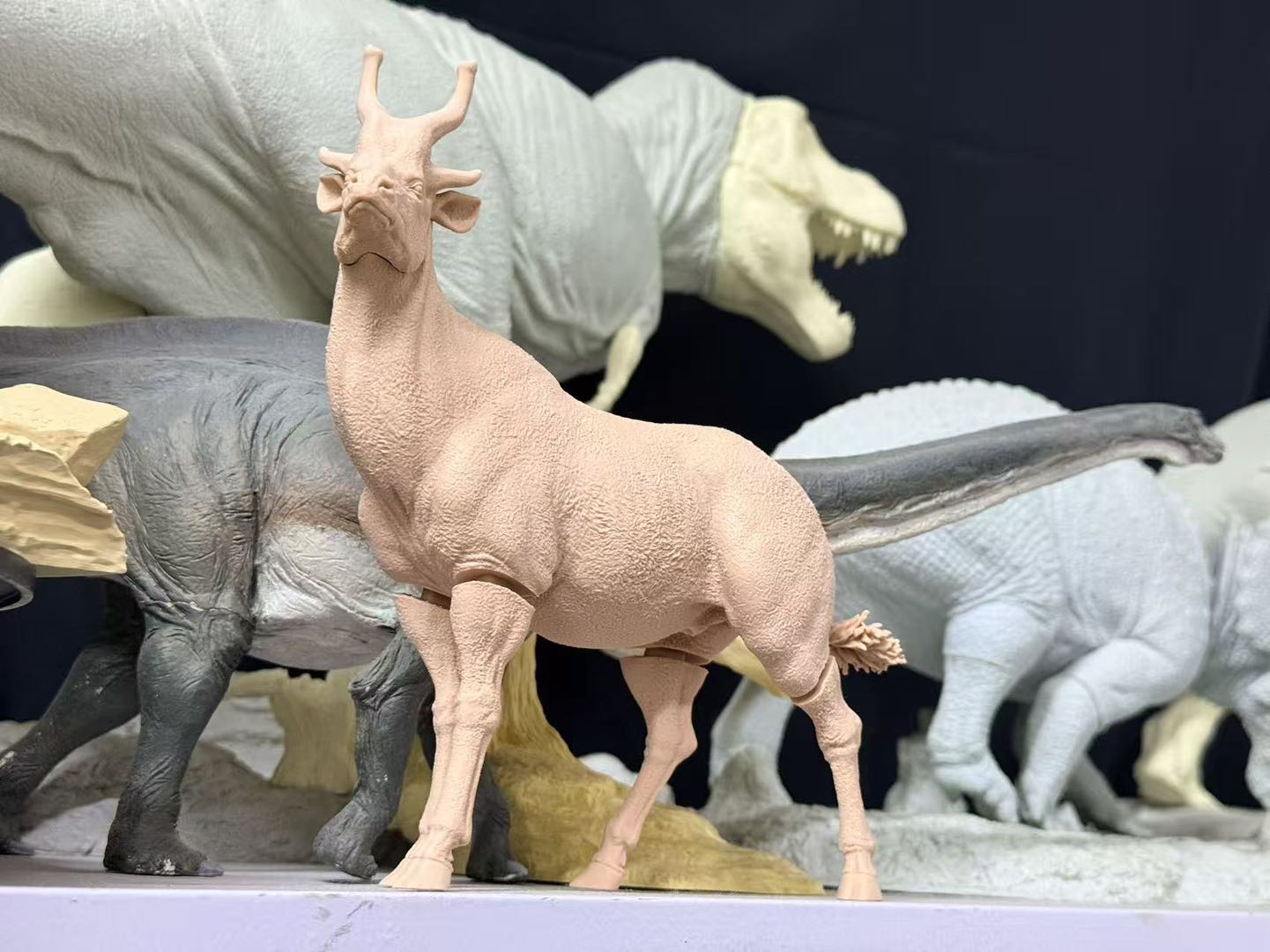 PASSION CHARGER Bramatherium megacephalum Model