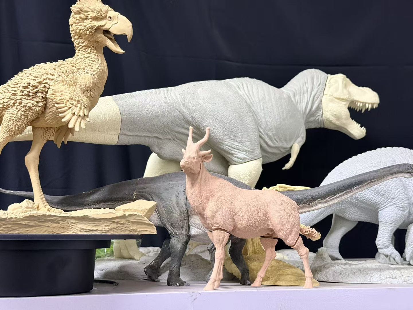 PASSION CHARGER Bramatherium megacephalum Model