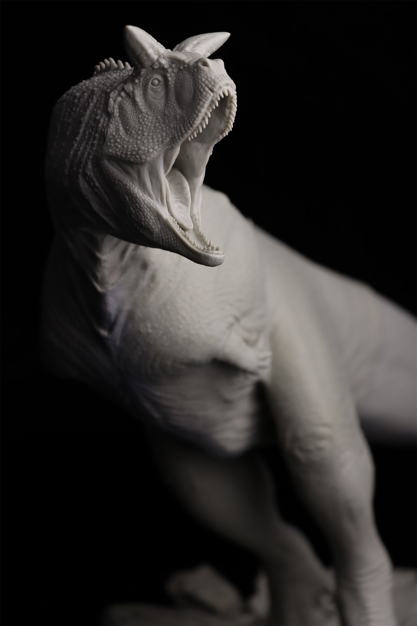 Sensen 1:15 Scale Carnotaurus Scene Statue