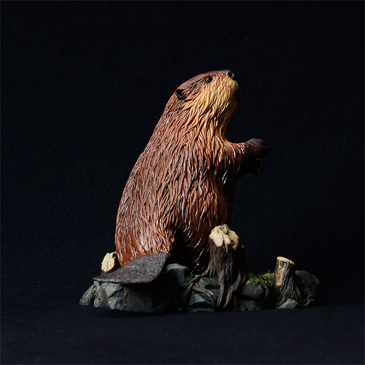 Castor Fiber Biruiai Statue