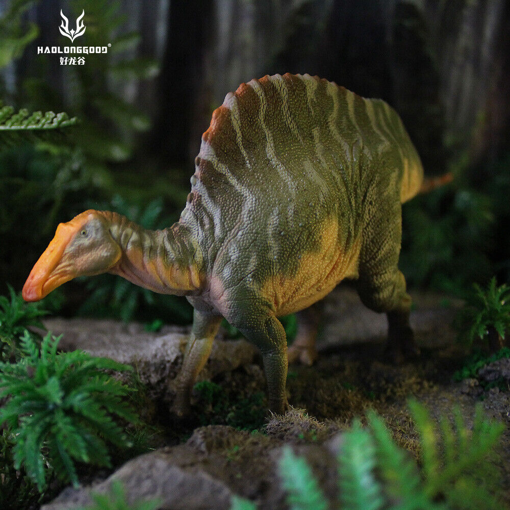 GRTOYS 1:35 Scale Ouranosaurus Model