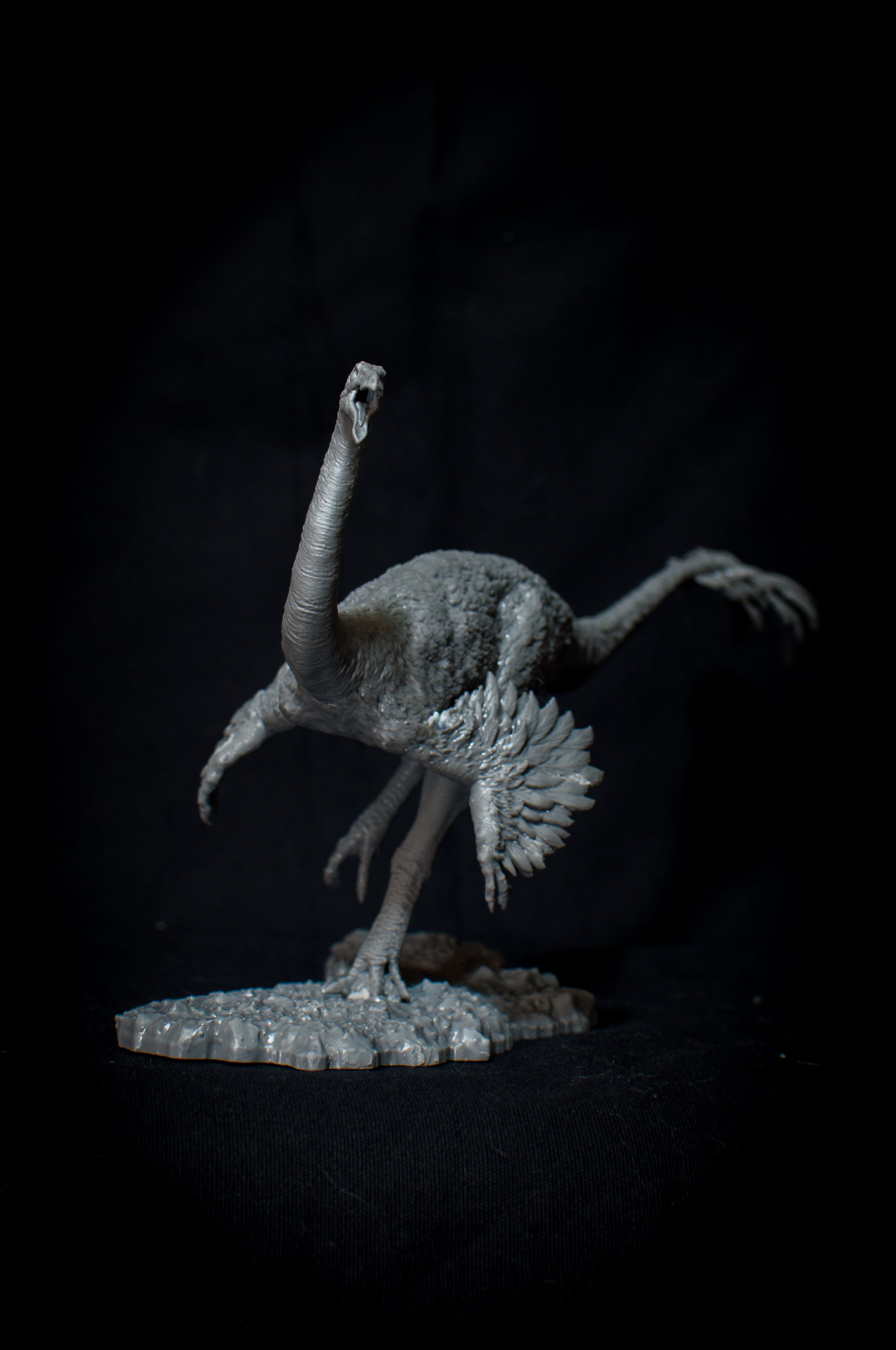 PASSION CHARGER Alioramus Hunt 3Pcs Gallimimus Scene Dinosaur GK Statue