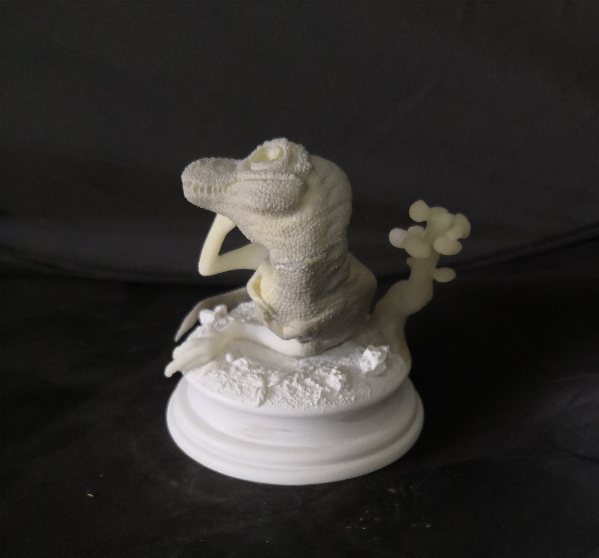 MuSee Tyrannosaurus Rex Baby Scene Dinosaur GK Statue