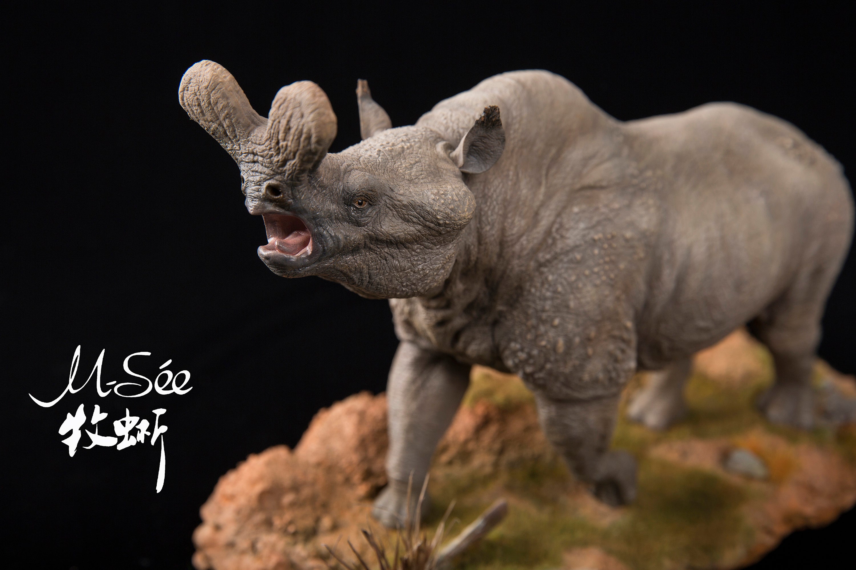 MuSee Brontotherium Titanotheriidae Palaeotherium GK Statue
